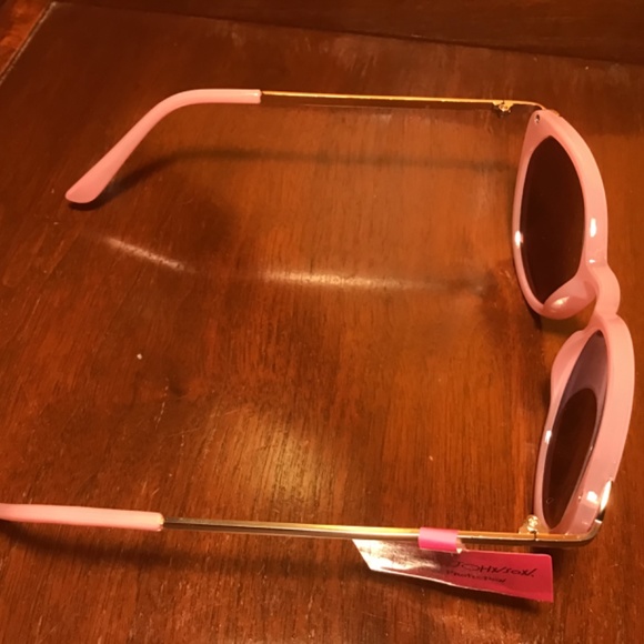 Betsey Johnson Pink & Gold Sunglasses w/case (nwt) - Picture 6 of 7